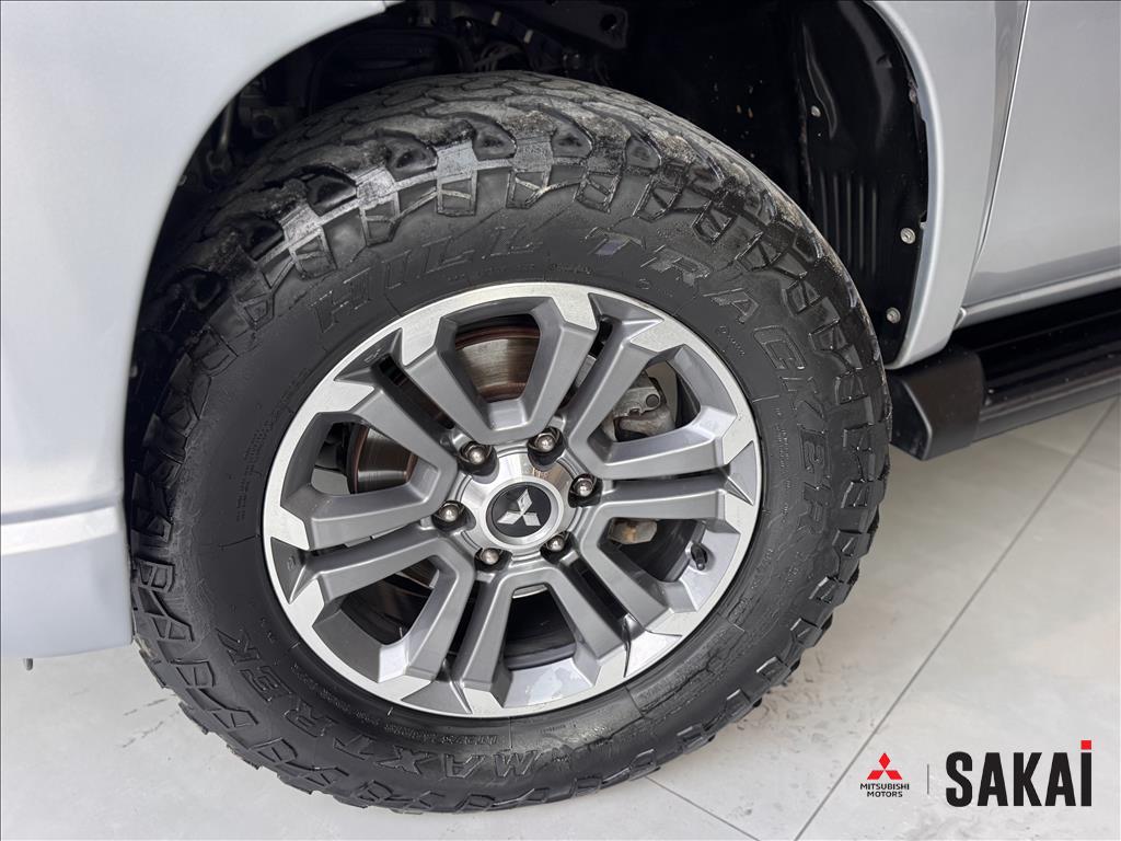 Mitsubishi-L200 TRITON-2.4 16V TURBO DIESEL SPORT HPE-S CD 4P 4X4 AUTOMÁTICO