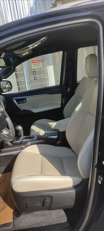 HILUX SW4 2.8 D-4D TURBO DIESEL DIAMOND 7L 4X4 AUTOMÁTICO9