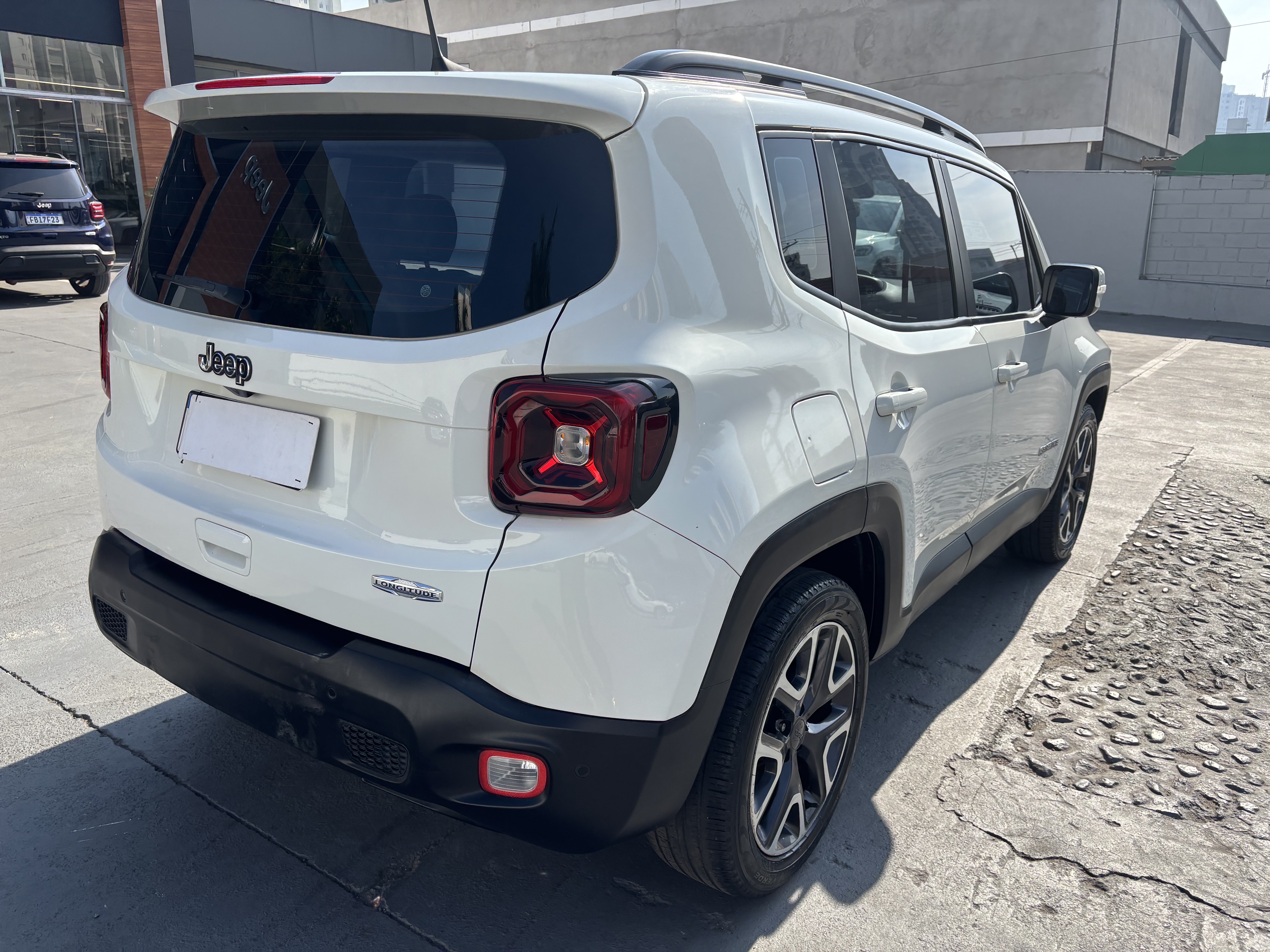 RENEGADE 1.8 16V FLEX LONGITUDE 4P AUTOMÁTICO4