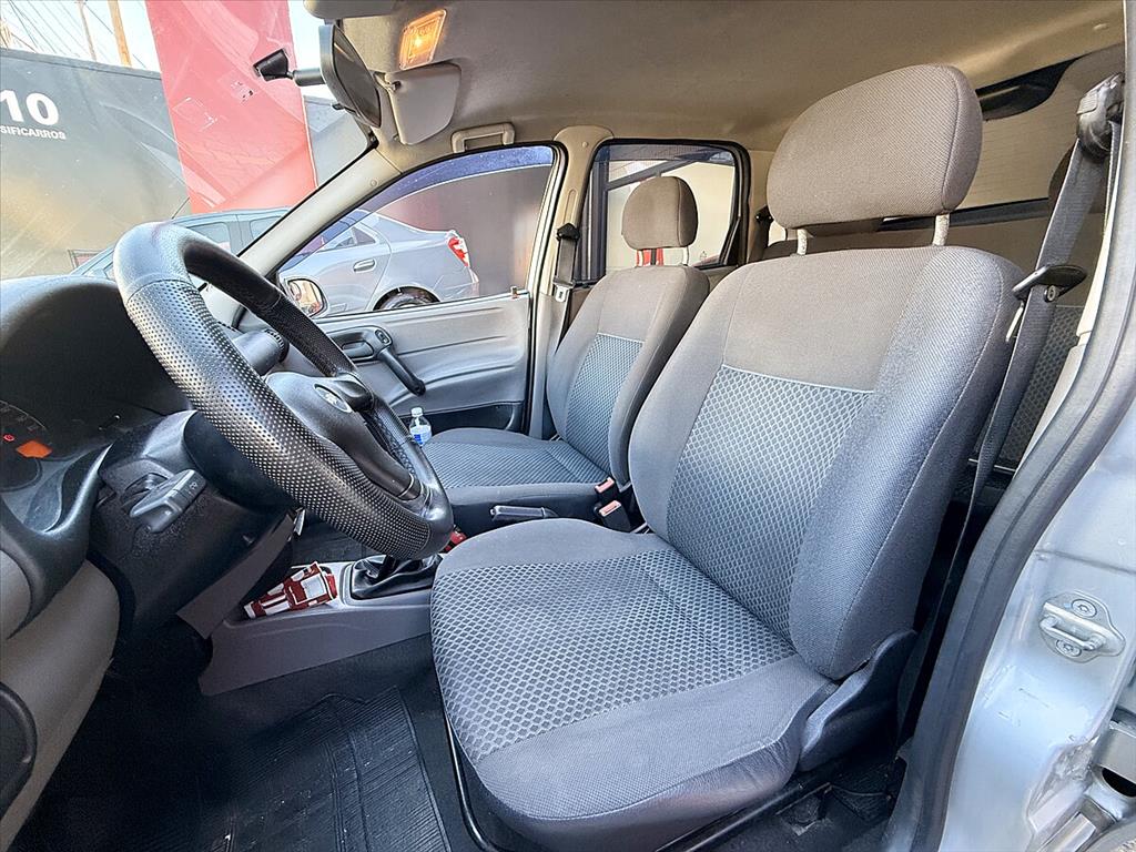 Chevrolet Classic - 1.0 MPFI LS 8V FLEX 4P MANUAL