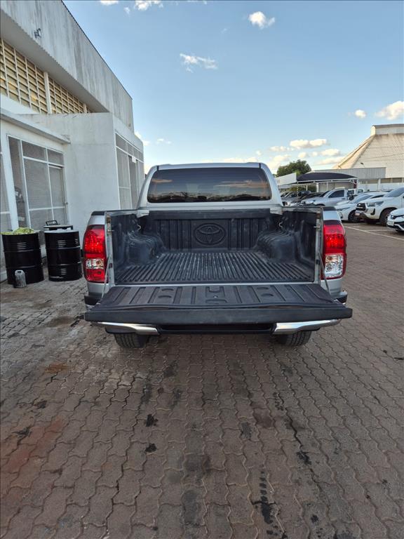HILUX 2.8 D-4D TURBO DIESEL CD SR 4X4 AUTOMÁTICO9