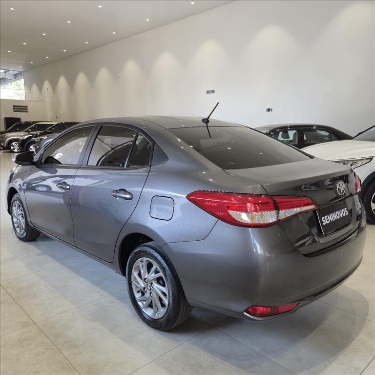 YARIS 1.5 16V FLEX SEDAN XS CONNECT MULTIDRIVE