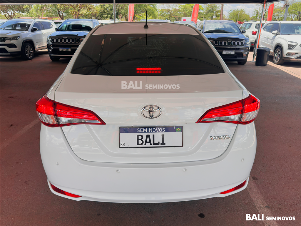 YARIS 1.5 16V FLEX SEDAN XL LIVE MULTIDRIVE5