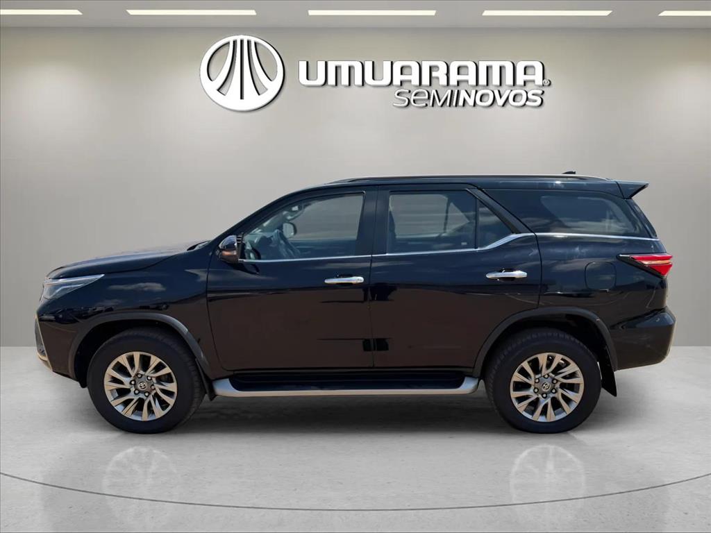 HILUX SW4 2.8 D-4D TURBO DIESEL SRX 7L 4X4 AUTOMÁTICO1