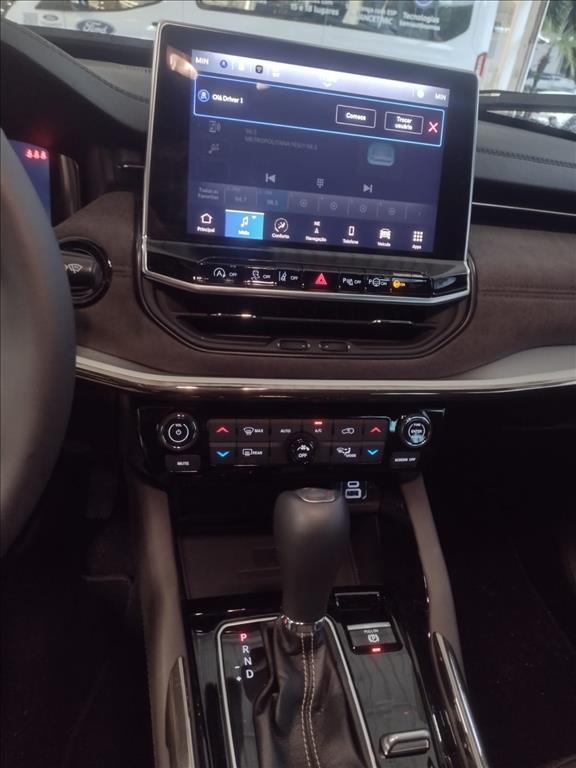 Jeep-COMMANDER-2.0 HURRICANE 4 TURBO GASOLINA OVERLAND AT9