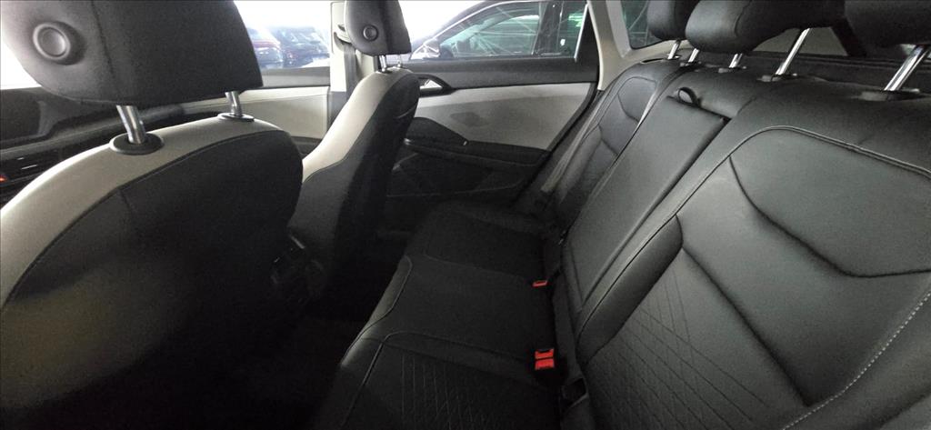TAOS 1.4 250 TSI TOTAL FLEX COMFORTLINE AUTOMÁTICO9