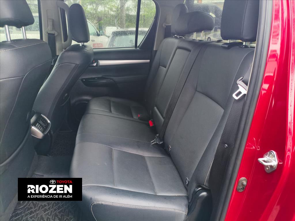 HILUX 2.8 D-4D TURBO DIESEL CD SRX 4X4 AUTOMÁTICO5