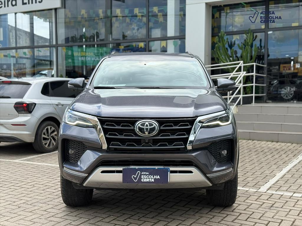 Toyota HILUX 2024