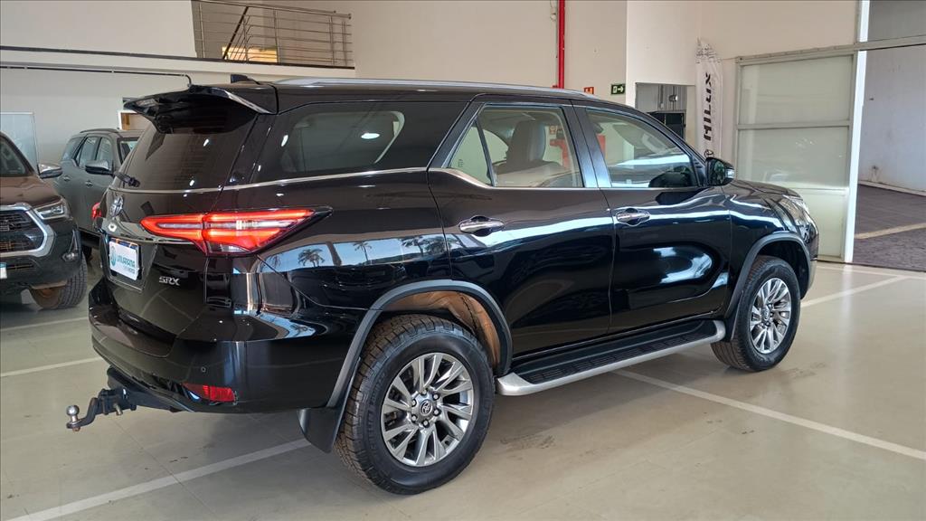 HILUX SW4 2.8 D-4D TURBO DIESEL SRX 7L 4X4 AUTOMÁTICO5