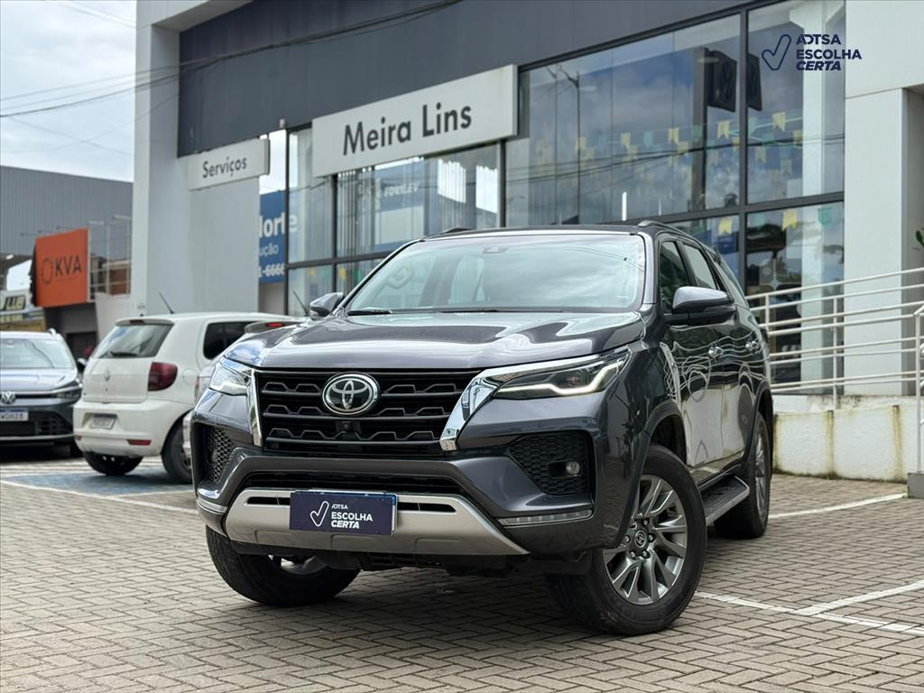 Toyota HILUX 2024