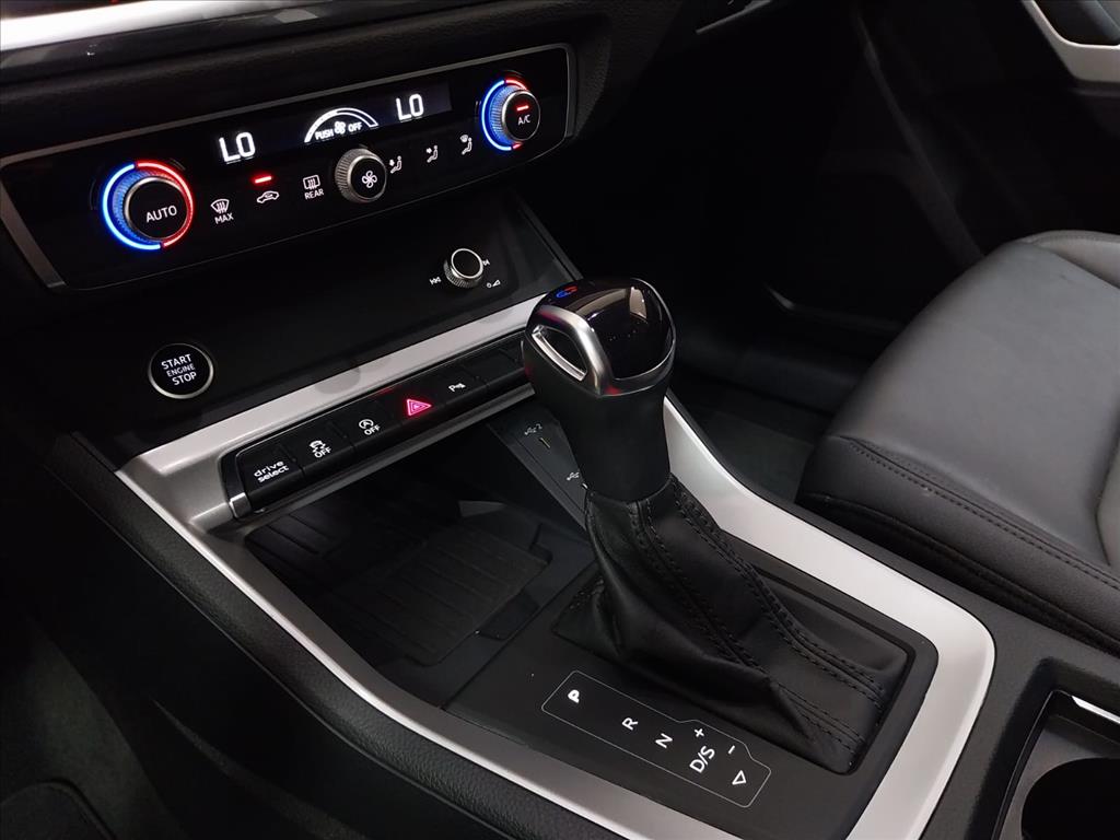 Q3 2.0 40 TFSI GASOLINA PERFORMANCE QUATTRO TIPTRONIC9