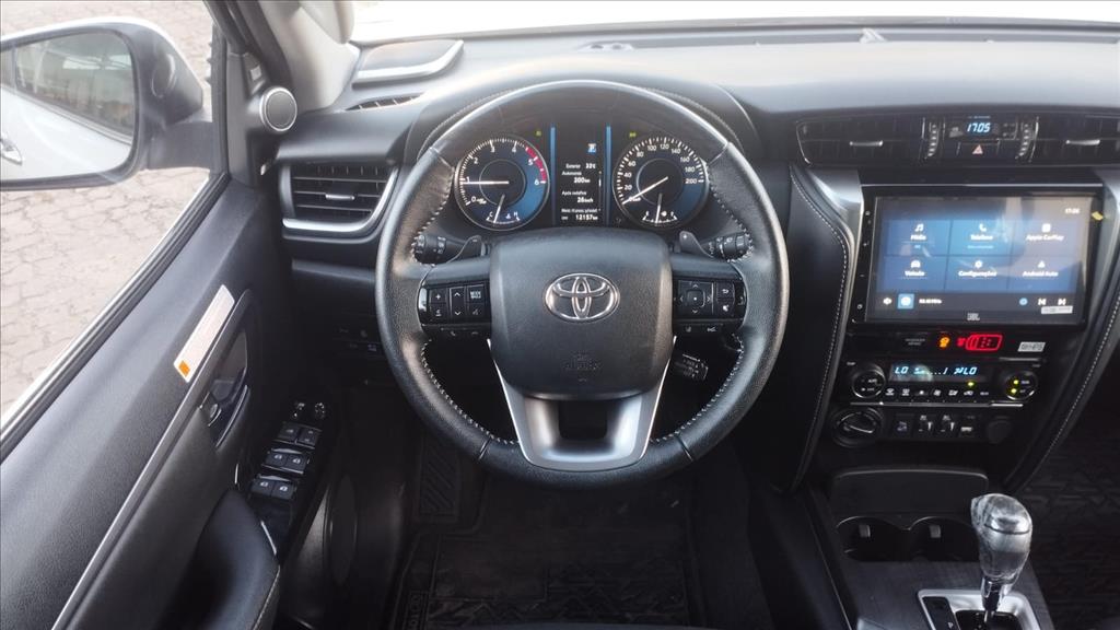 HILUX SW4 2.8 D-4D TURBO DIESEL SRX PLATINUM 7L 4X4 AUTOMÁTICO9
