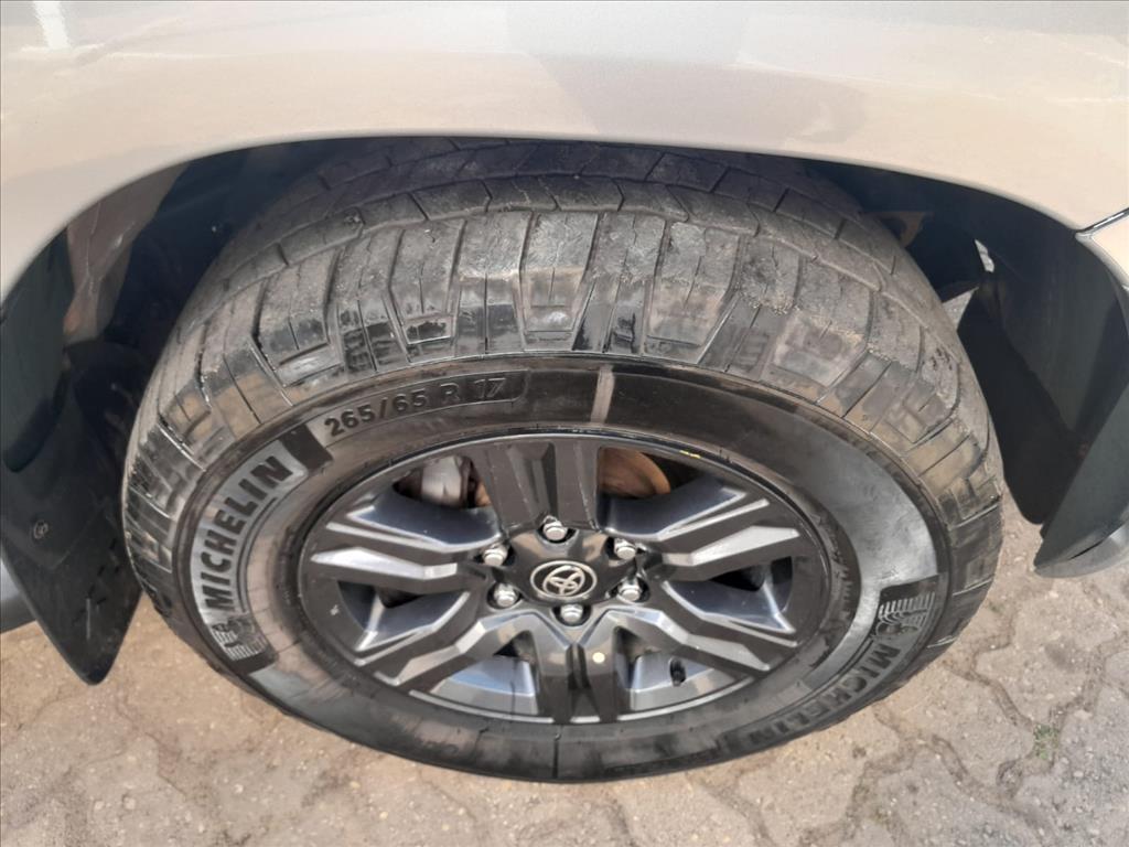 HILUX 2.8 D-4D TURBO DIESEL CD SRV 4X4 AUTOMÁTICO