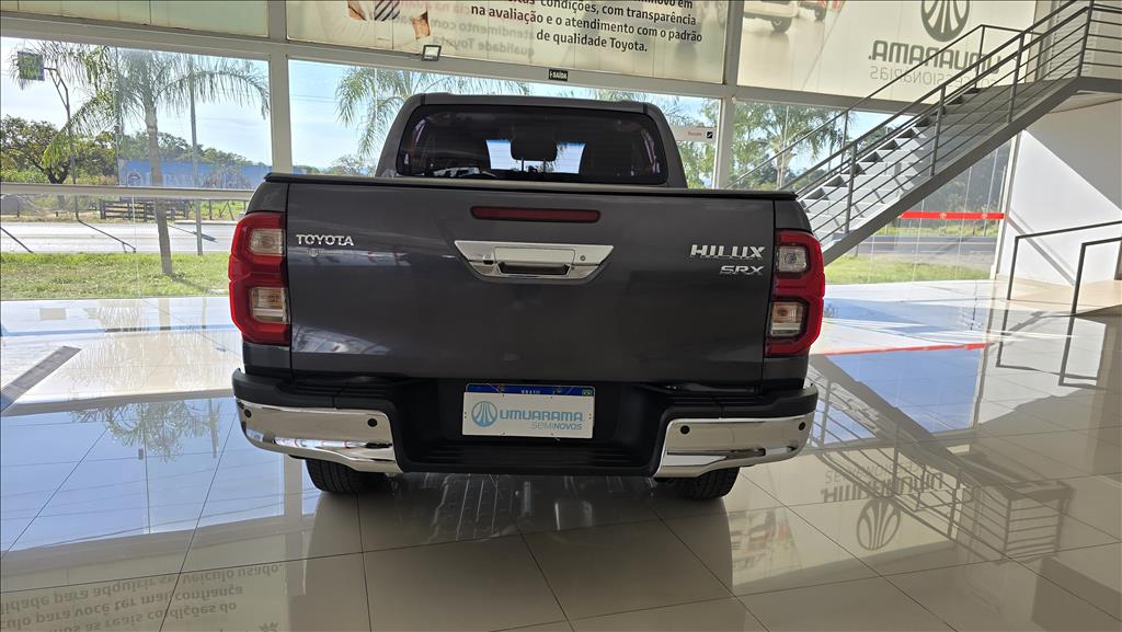 HILUX 2.8 D-4D TURBO DIESEL CD SRX 4X4 AUTOMÁTICO4