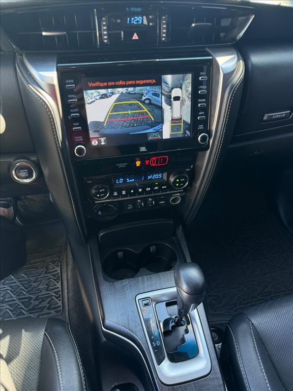 HILUX SW4 2.8 D-4D TURBO DIESEL SRX 7L 4X4 AUTOMÁTICO9
