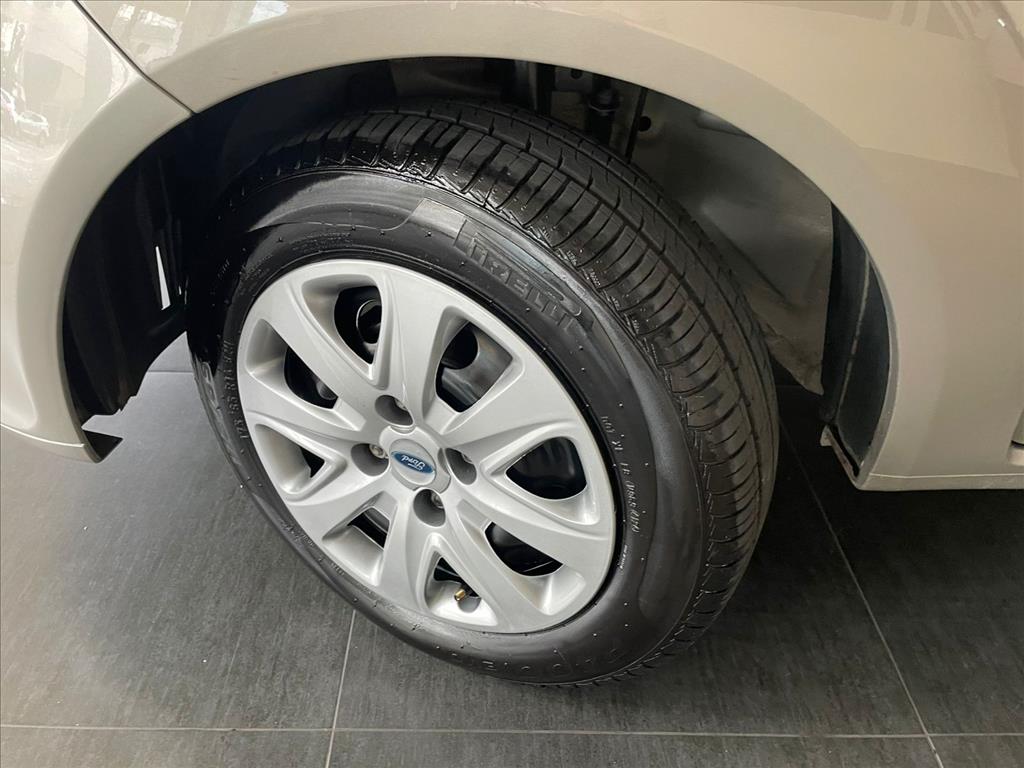 FIESTA 1.6 SE SEDAN 16V FLEX 4P MANUAL5