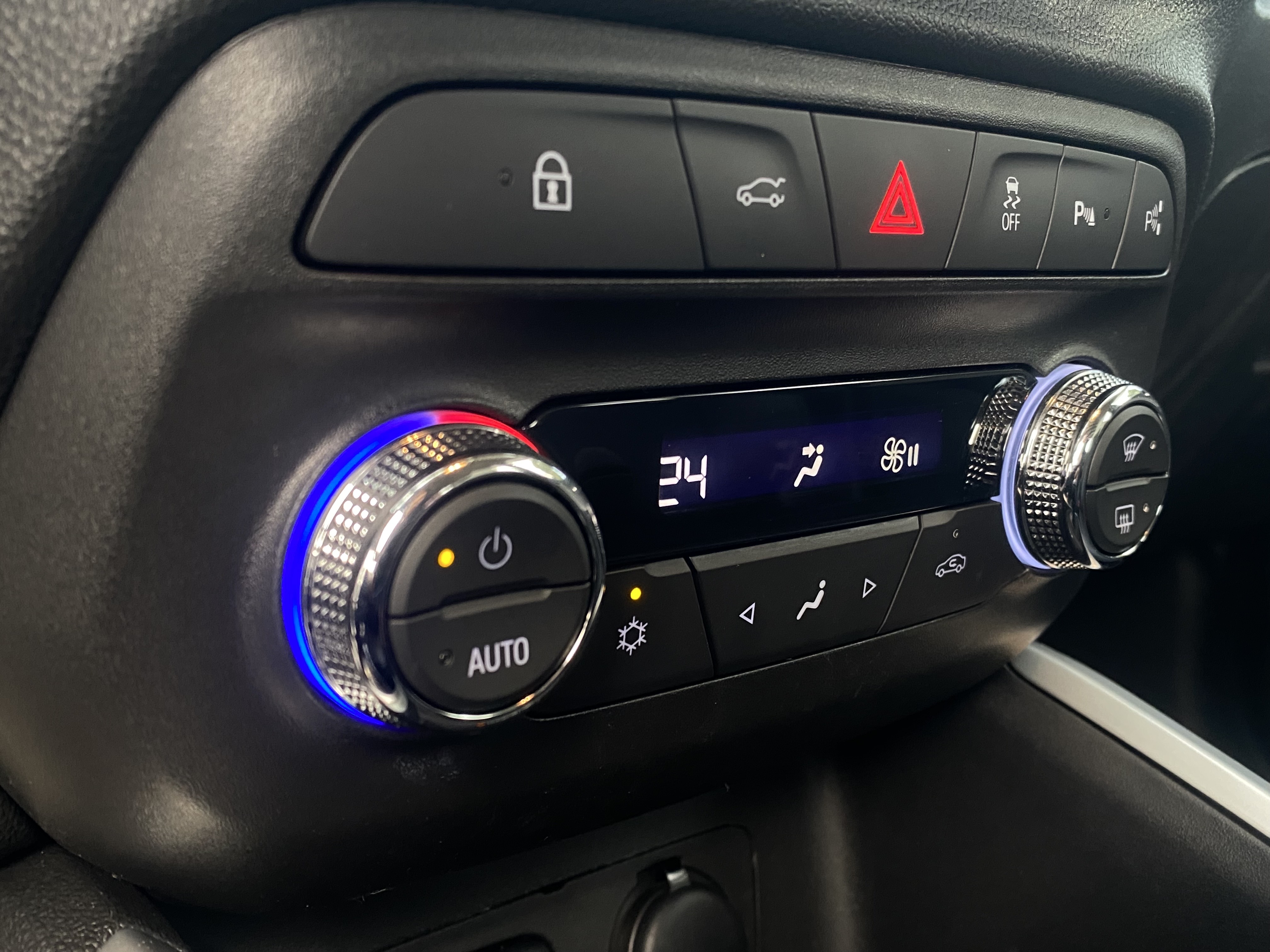 ONIX PLUS 1.0 TURBO FLEX PREMIER AUTOMÁTICO8
