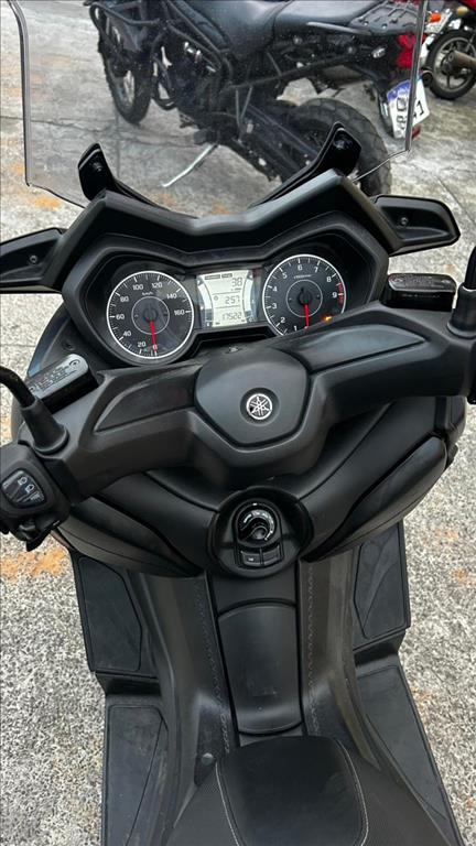 YAMAHA XMAX foto 5