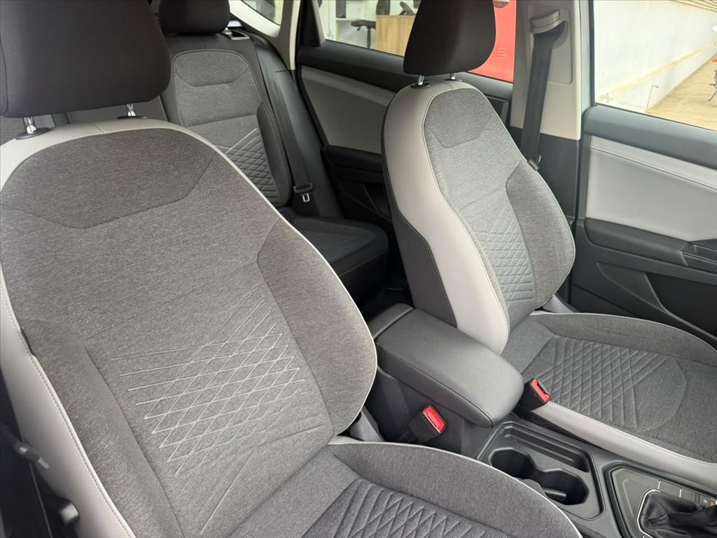 TAOS 1.4 250 TSI TOTAL FLEX HIGHLINE AUTOMÁTICO9