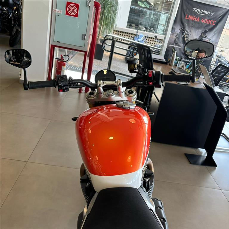 TRIUMPH-SPEED-TWIN RS