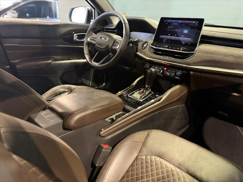 COMMANDER 1.3 T270 TURBO FLEX OVERLAND AT65