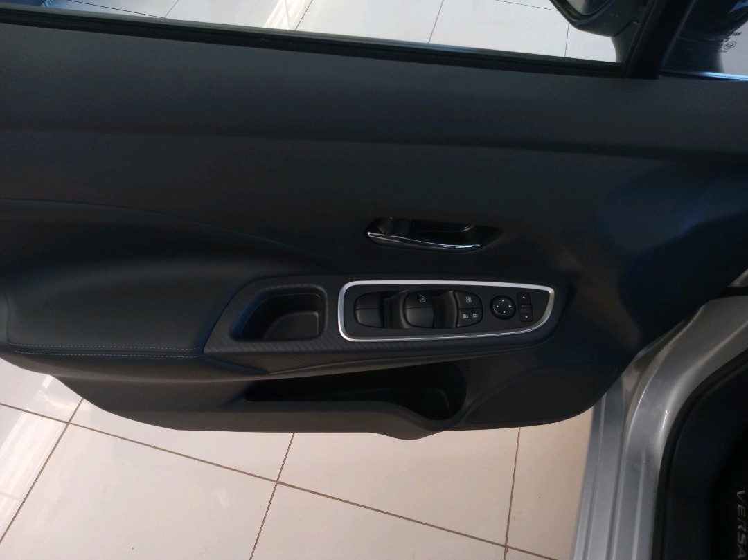 VERSA 1.6 16V FLEX EXCLUSIVE XTRONIC10