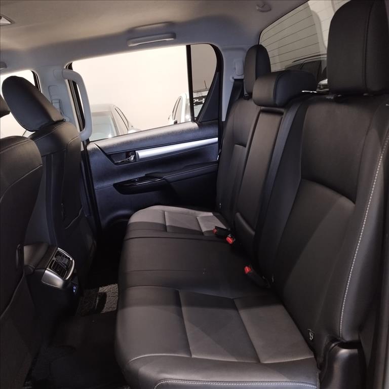 HILUX 2.8 D-4D TURBO DIESEL CD SRV 4X4 AUTOMÁTICO14