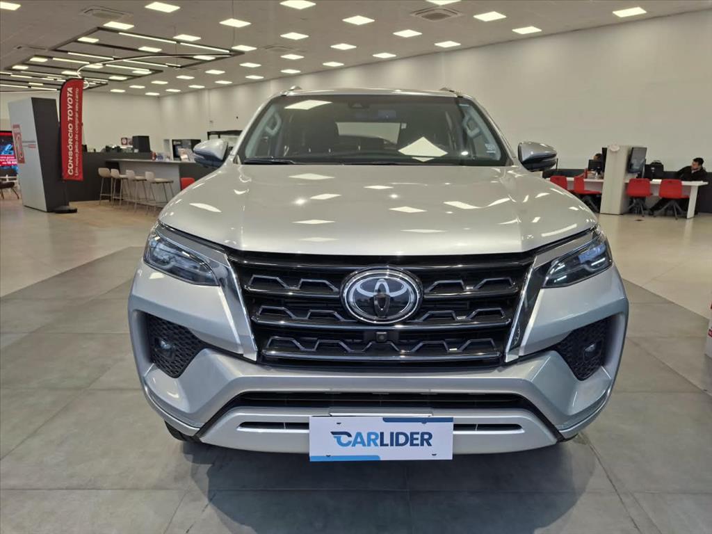 HILUX SW4 2.8 D-4D TURBO DIESEL SRX 7L 4X4 AUTOMÁTICO