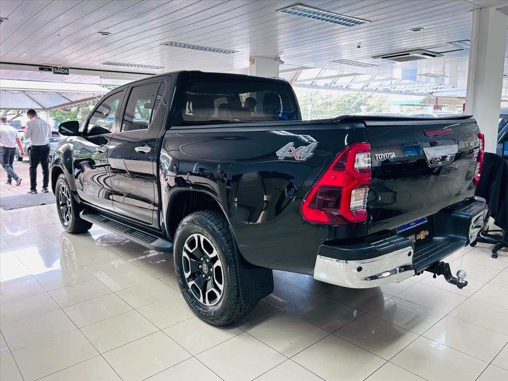 HILUX 2.8 D-4D TURBO DIESEL CD SRX 4X4 AUTOMÁTICO5