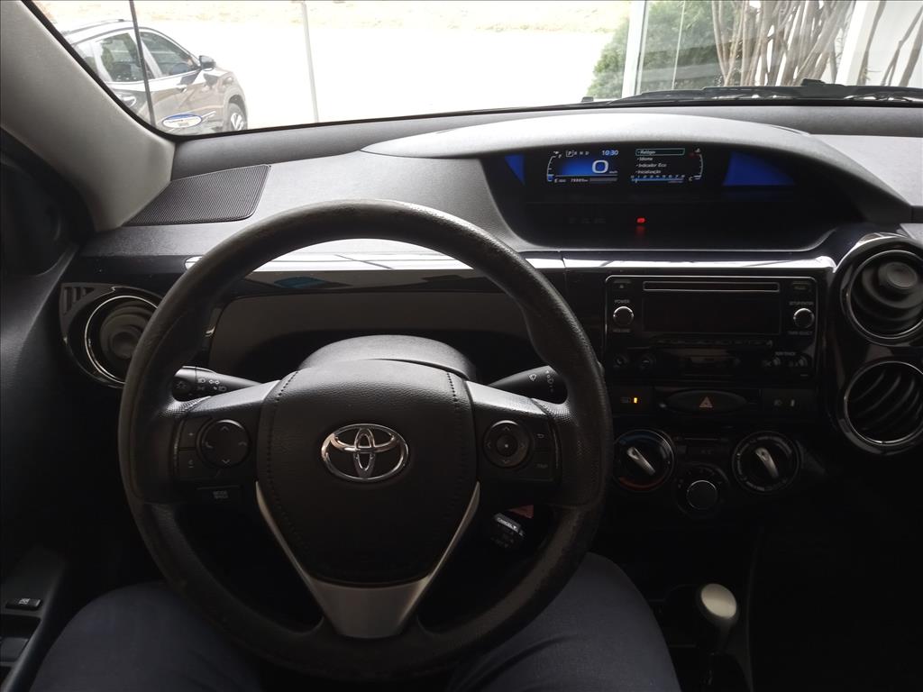 ETIOS 1.5 X PLUS SEDAN 16V FLEX 4P AUTOMÁTICO