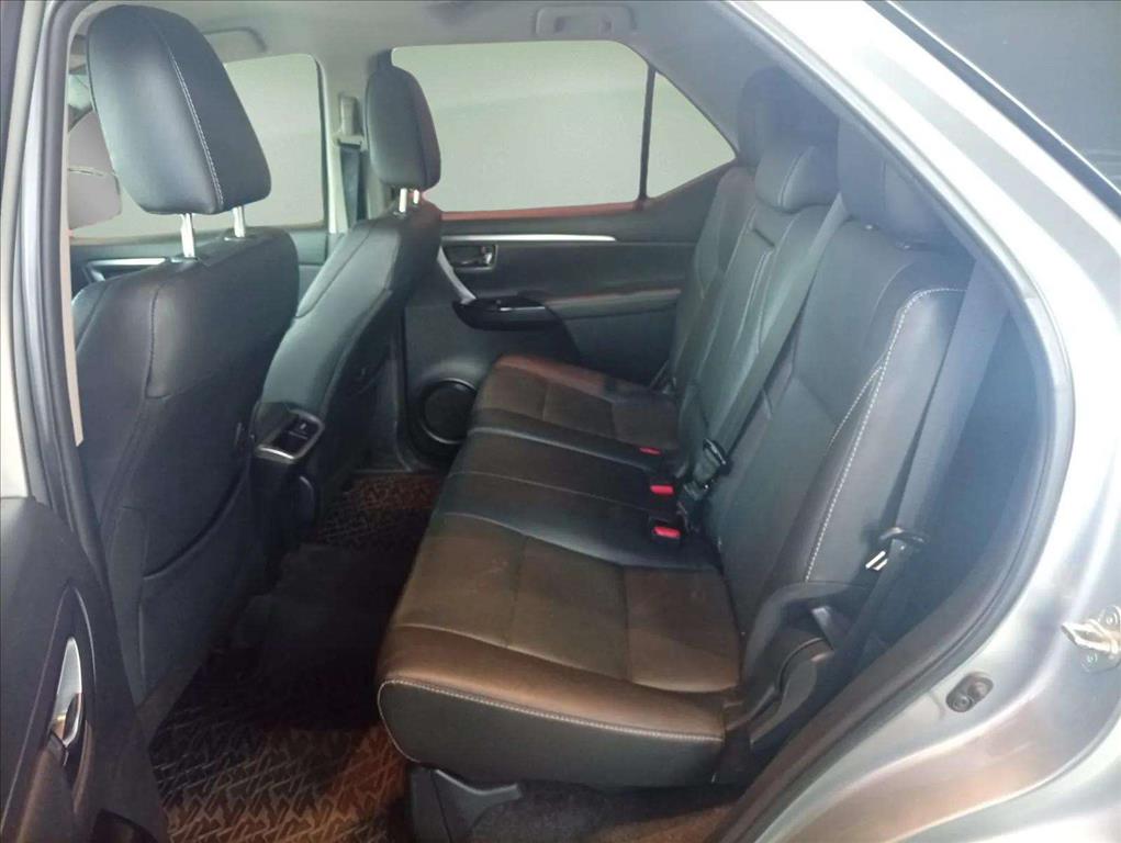 HILUX SW4 2.8 D-4D TURBO DIESEL SRX PLATINUM 7L 4X4 AUTOMÁTICO12