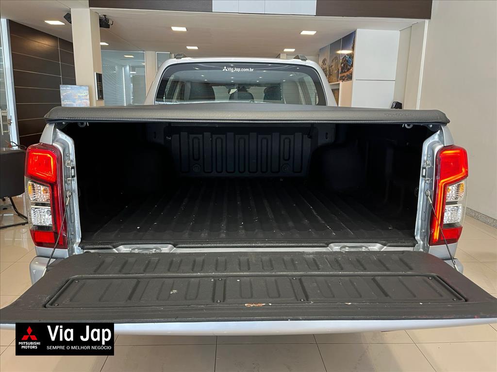 Mitsubishi-L200 TRITON-2.4 16V TURBO DIESEL SPORT HPE CD 4P 4X4 AUTOMÁTICO