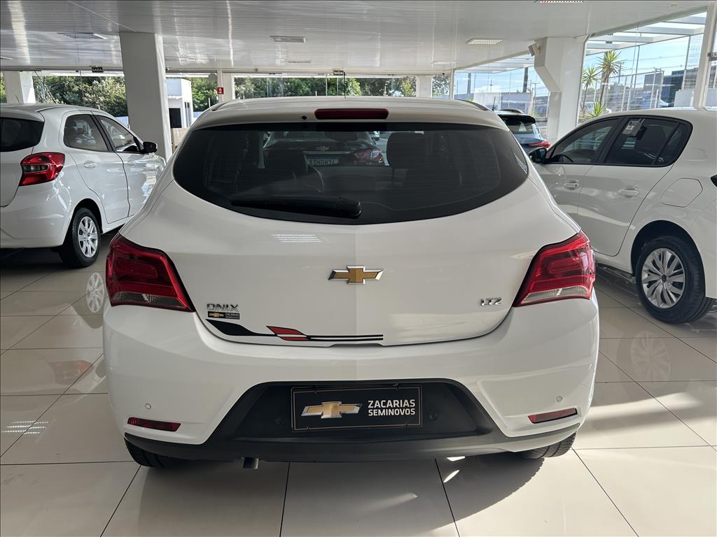 ONIX 1.4 MPFI LTZ 8V FLEX 4P AUTOMÁTICO3