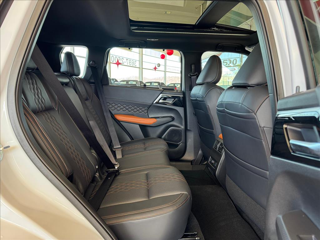 Mitsubishi-OUTLANDER-2.4 PHEV SIGNATURE S-AWC DHT