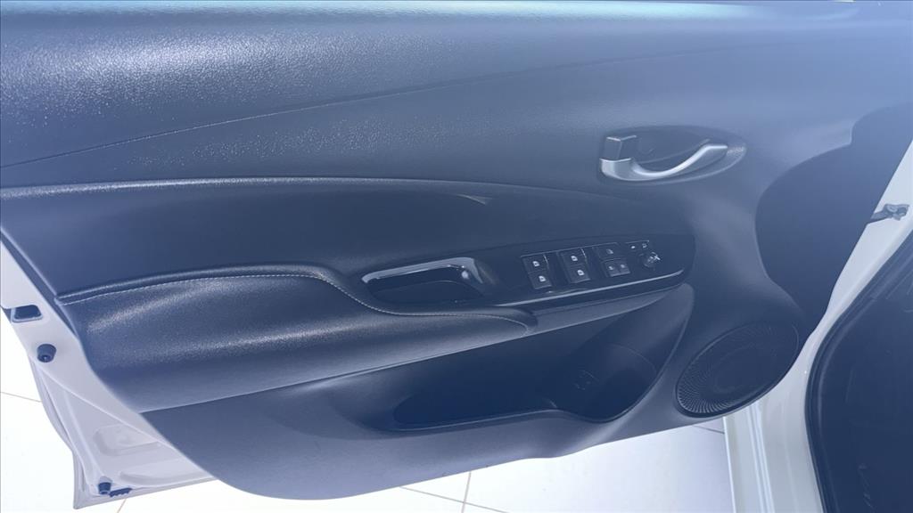 YARIS 1.5 16V FLEX XLS CONNECT MULTIDRIVE14