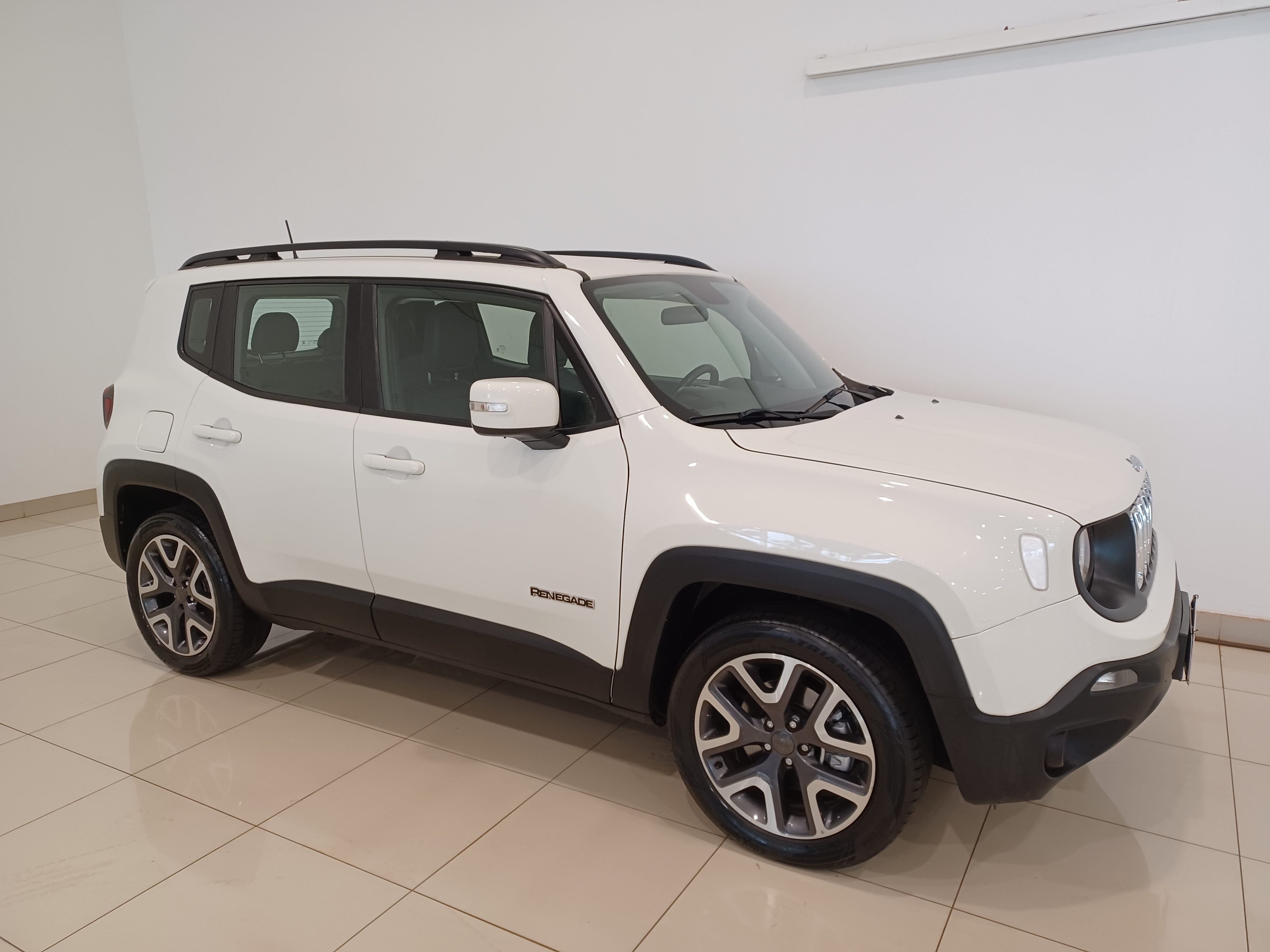 Jeep-RENEGADE-1.8 16V FLEX LONGITUDE 4P AUTOMÁTICO