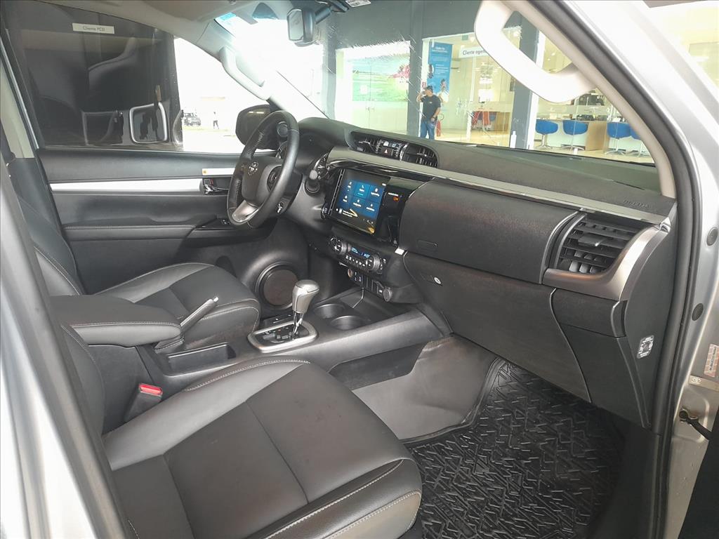 HILUX 2.8 D-4D TURBO DIESEL CD SRV 4X4 AUTOMÁTICO11