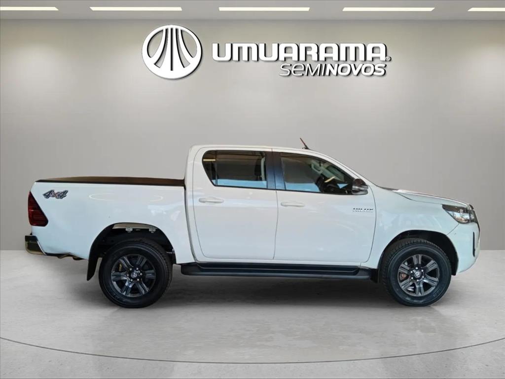 HILUX 2.8 D-4D TURBO DIESEL CD SR 4X4 AUTOMÁTICO4