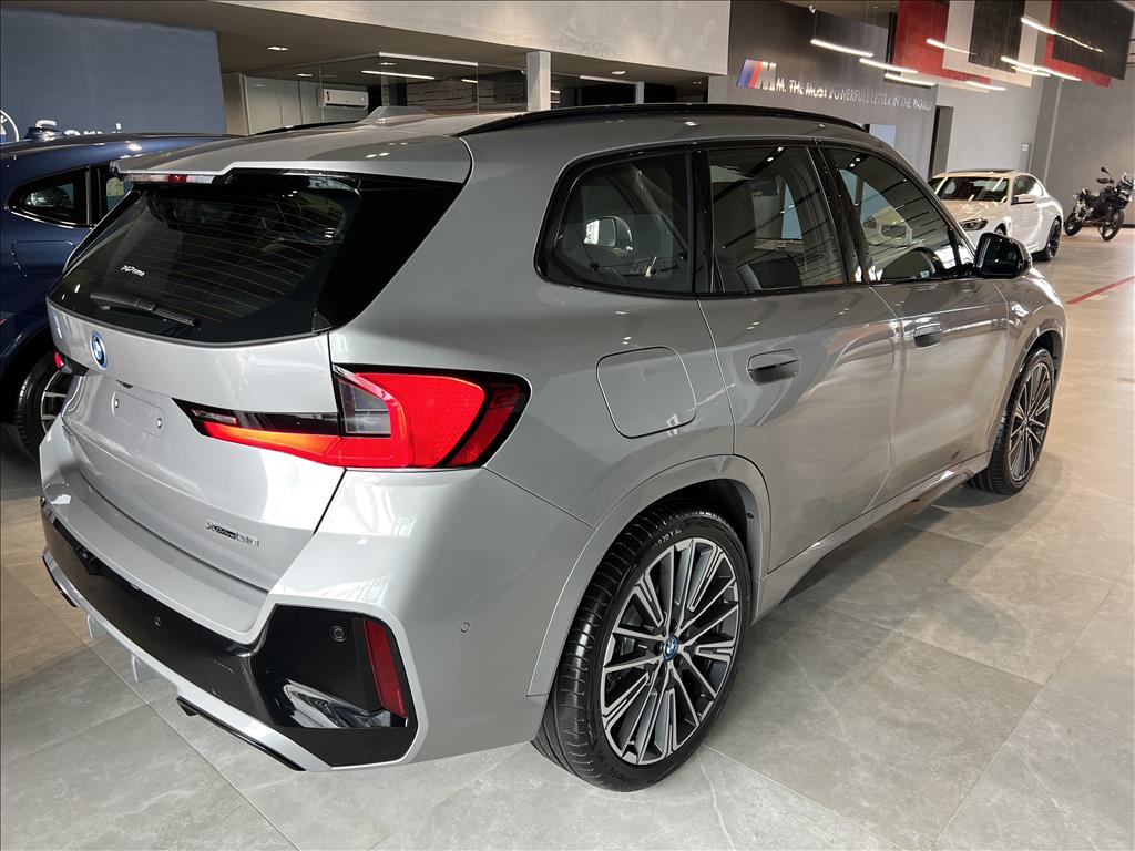 iX1 ELÉTRICO XDRIVE30 M SPORT5