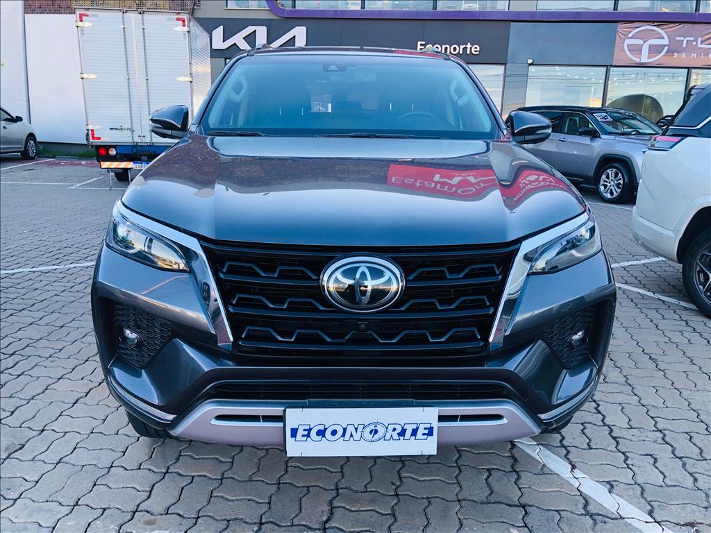 HILUX SW4 2.8 D-4D TURBO DIESEL SRX 4X4 AUTOMÁTICO1