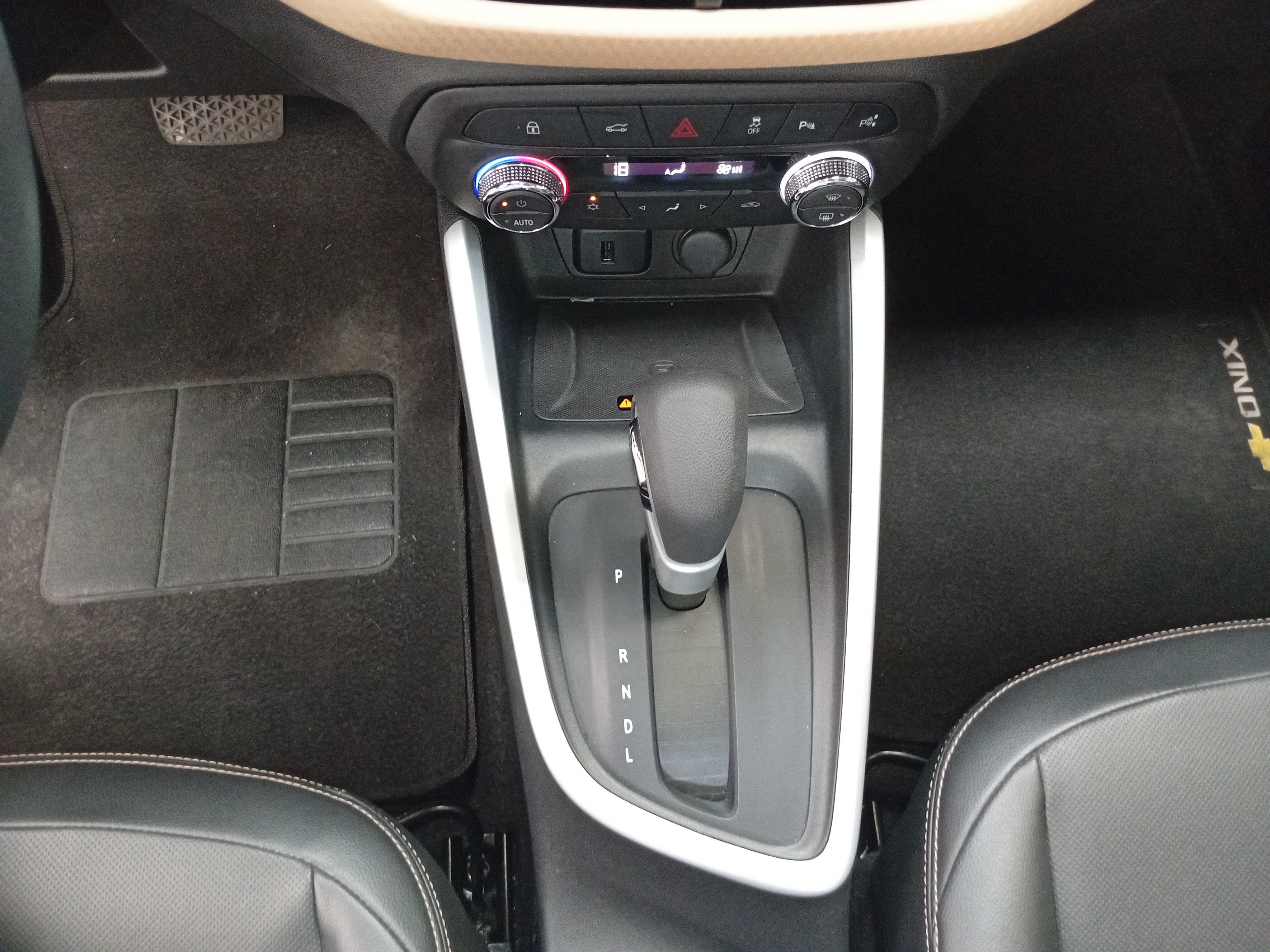 ONIX PLUS 1.0 TURBO FLEX PREMIER AUTOMÁTICO14