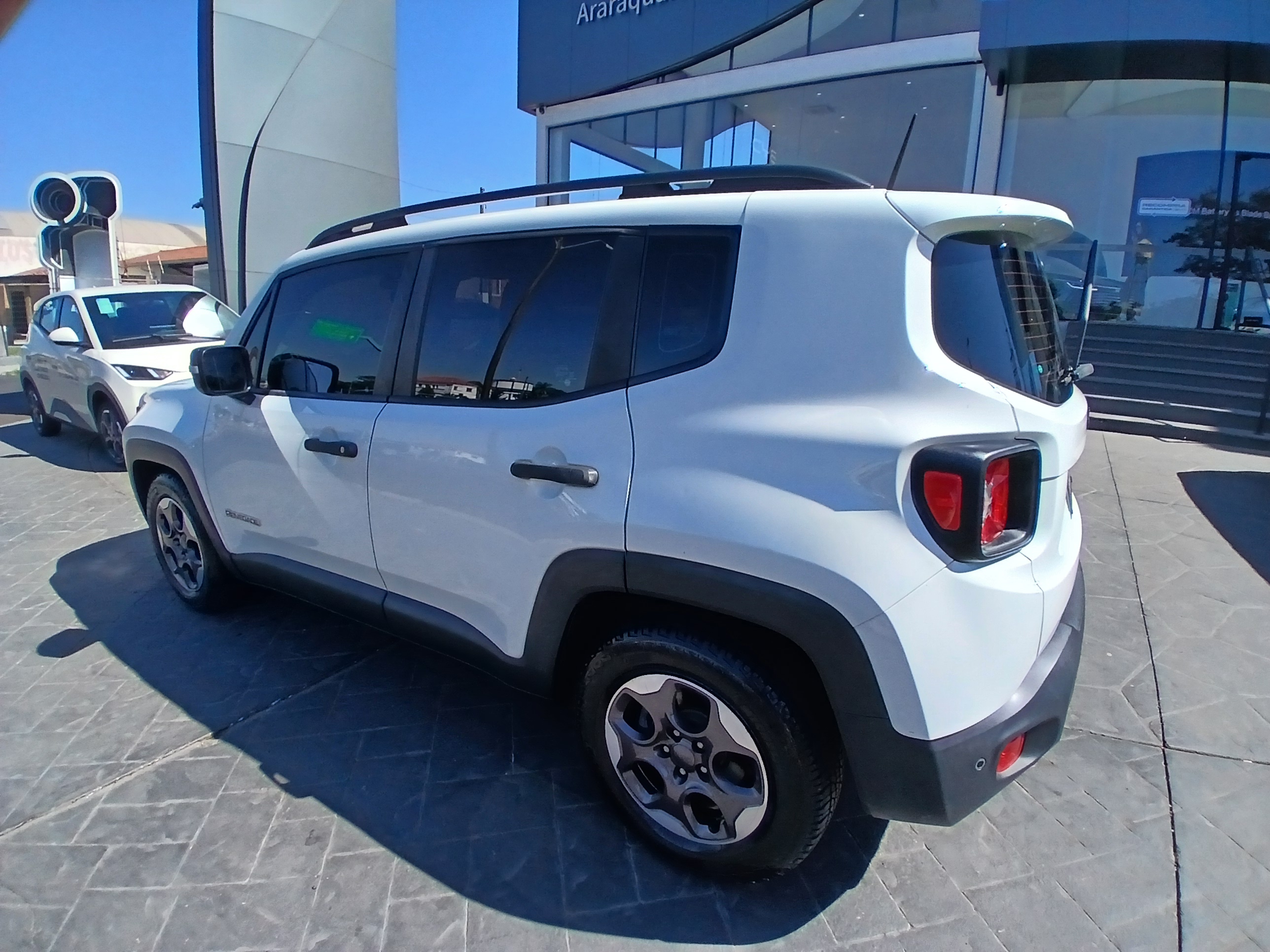 RENEGADE 1.8 16V FLEX SPORT 4P AUTOMÁTICO5