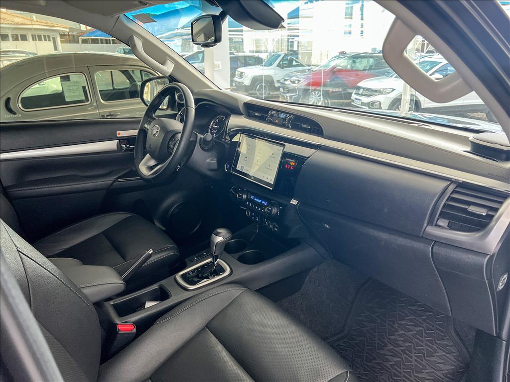 HILUX 2.8 D-4D TURBO DIESEL CD SRX 4X4 AUTOMÁTICO15