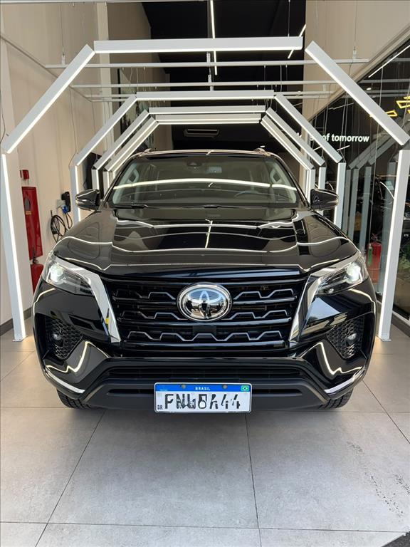 HILUX SW4 2.8 D-4D TURBO DIESEL SRX 7L 4X4 AUTOMÁTICO1