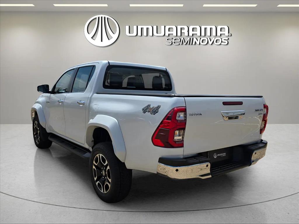 HILUX 2.8 D-4D TURBO DIESEL CD SRX 4X4 AUTOMÁTICO4