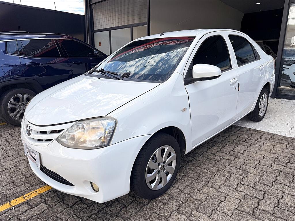 Toyota Etios - 1.5 X SEDAN 16V FLEX 4P MANUAL