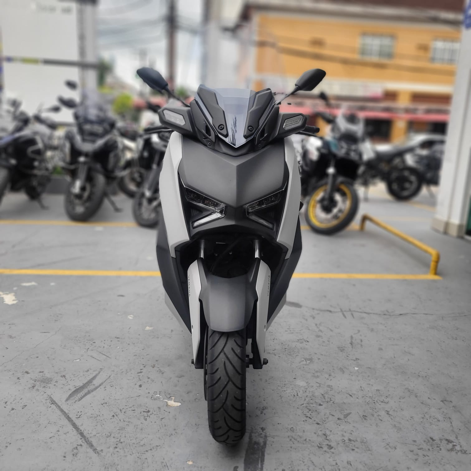 YAMAHA-XMAX-250 CONNECTED ABS