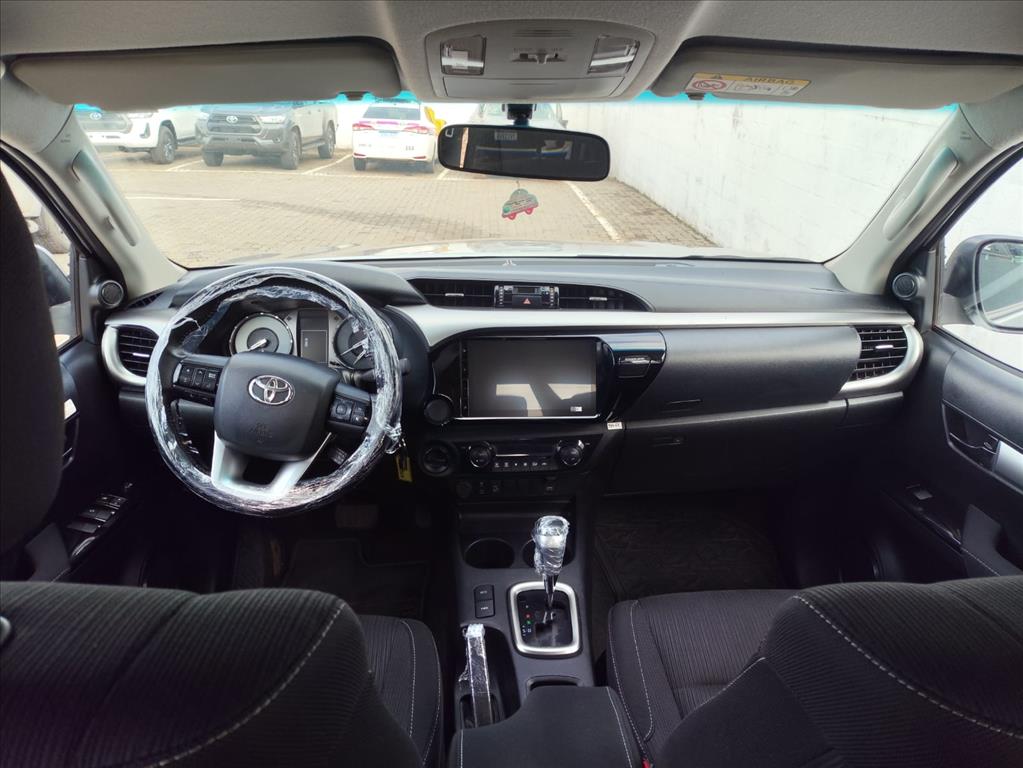 HILUX 2.8 D-4D TURBO DIESEL CD SR 4X4 AUTOMÁTICO6