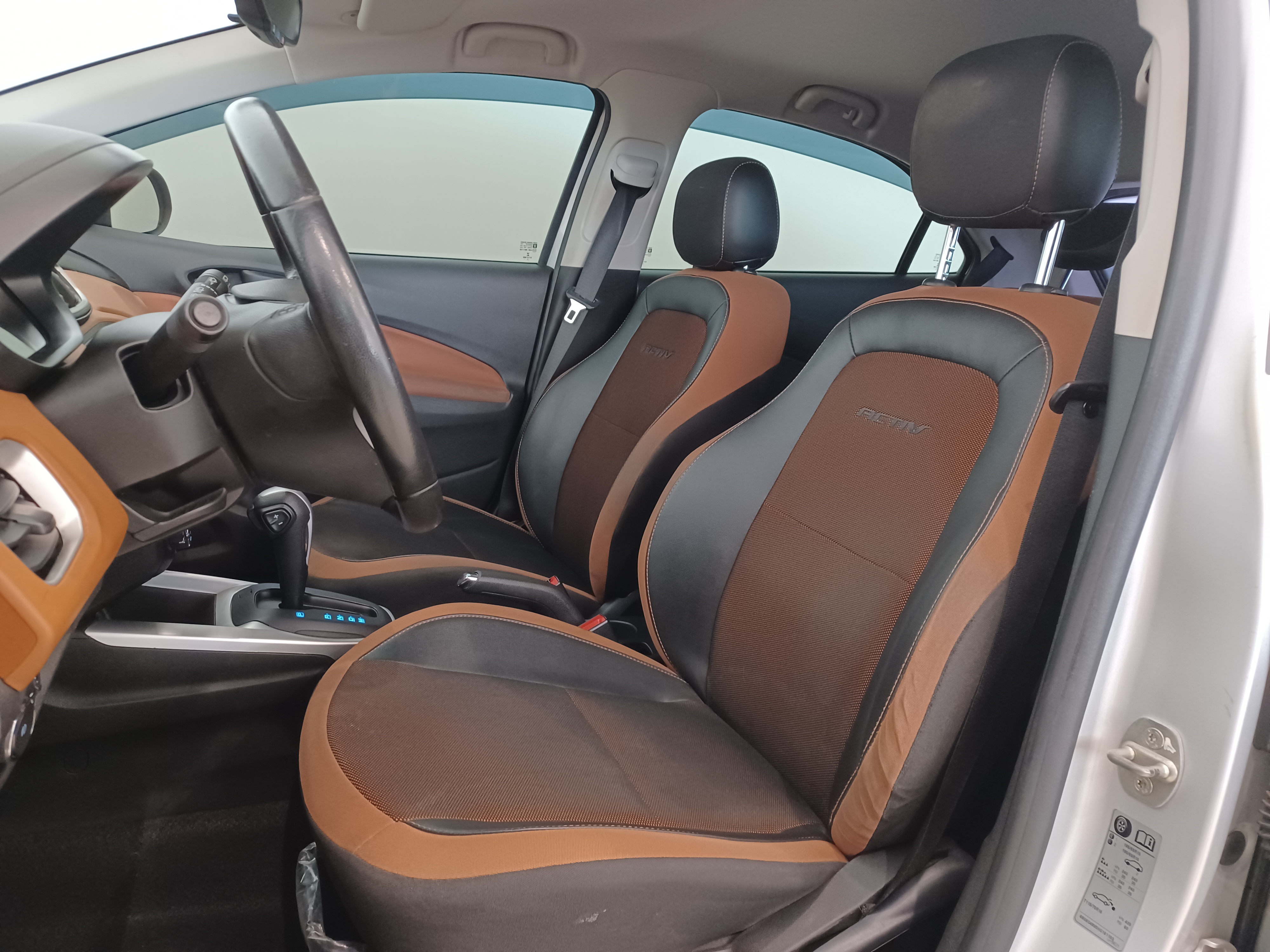 GM - Chevrolet-ONIX-1.4 MPFI ACTIV 8V FLEX 4P AUTOMÁTICO