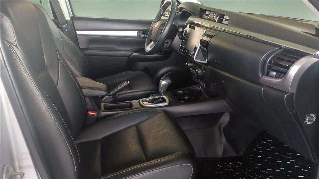HILUX 2.8 D-4D TURBO DIESEL CD SRX 4X4 AUTOMÁTICO9